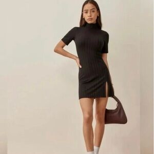 Reformation Mock Neck Short Sleeve Ribbed Bottom Slit Dress Woman’s Size Medium